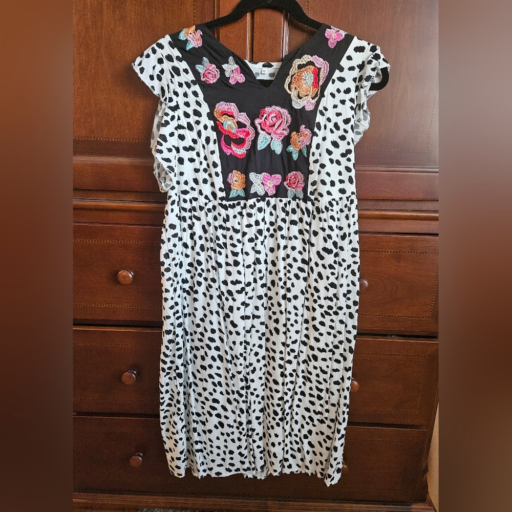 Polka Dot Floral Embroidered Dress - Black and White